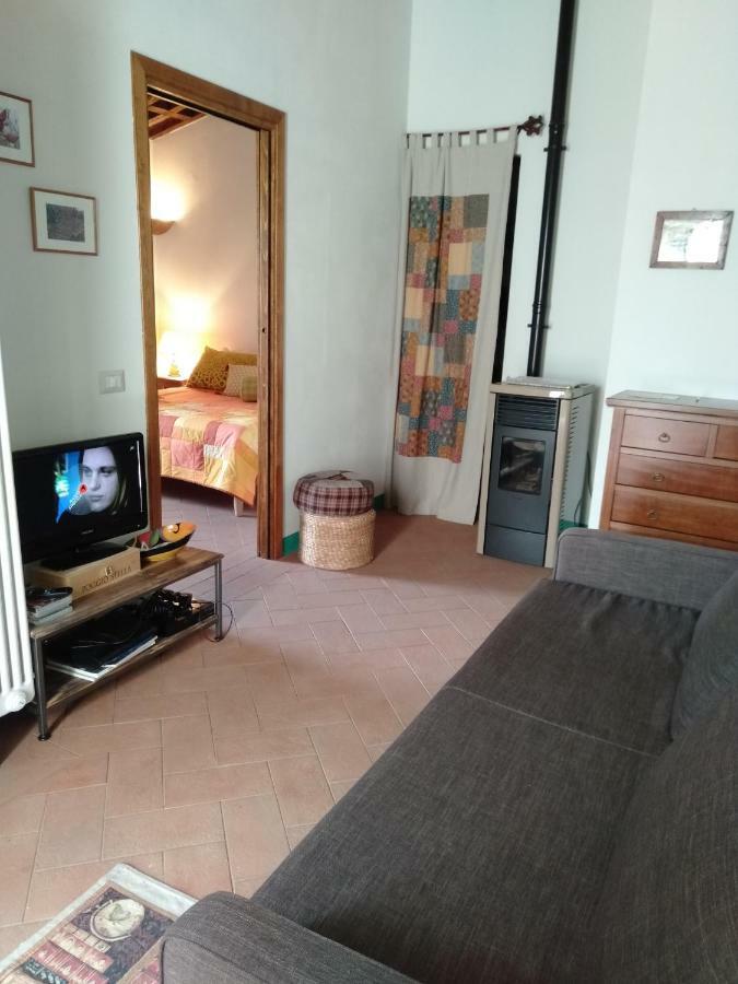 Casa Vacanze "Nonna Vela" Petroio Екстер'єр фото